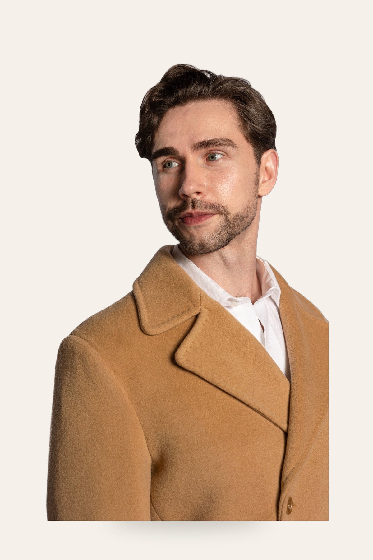 DAÉIN FW26 double-breasted camel coat, men's — collar detail
